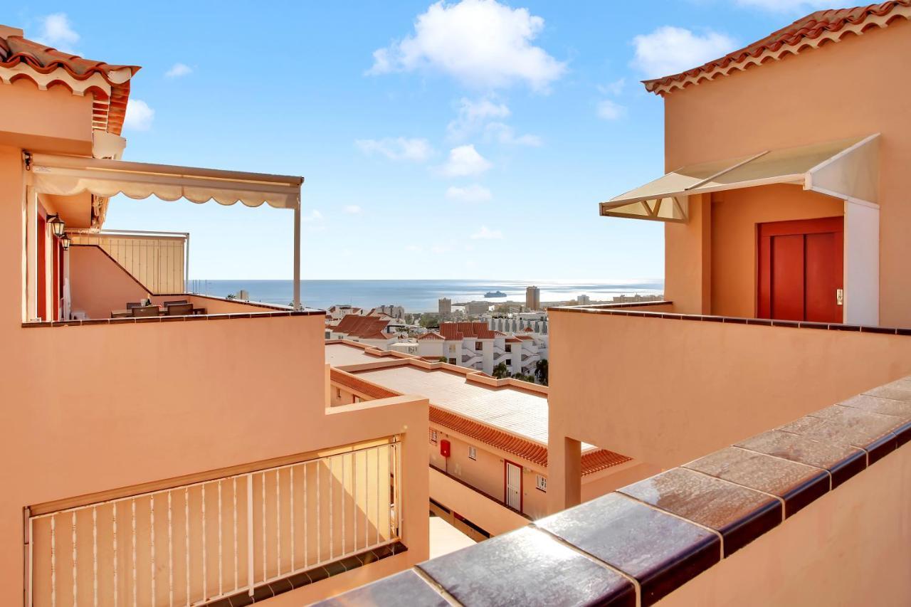 Top Floor, Sea View, Huge Terrace, Heated Pool, Garage Los Cristianos  Exterior foto